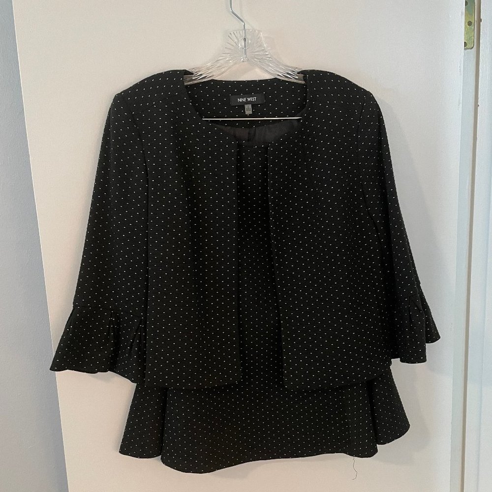Nine West Size 6/8 Black and White Suit